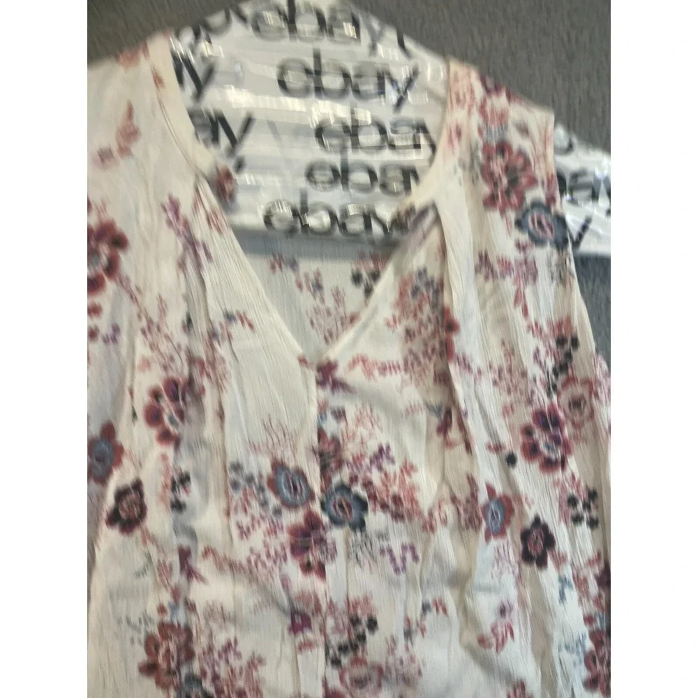 Gypsies & Moondust‎ Shirt Size Large White with Floral Design